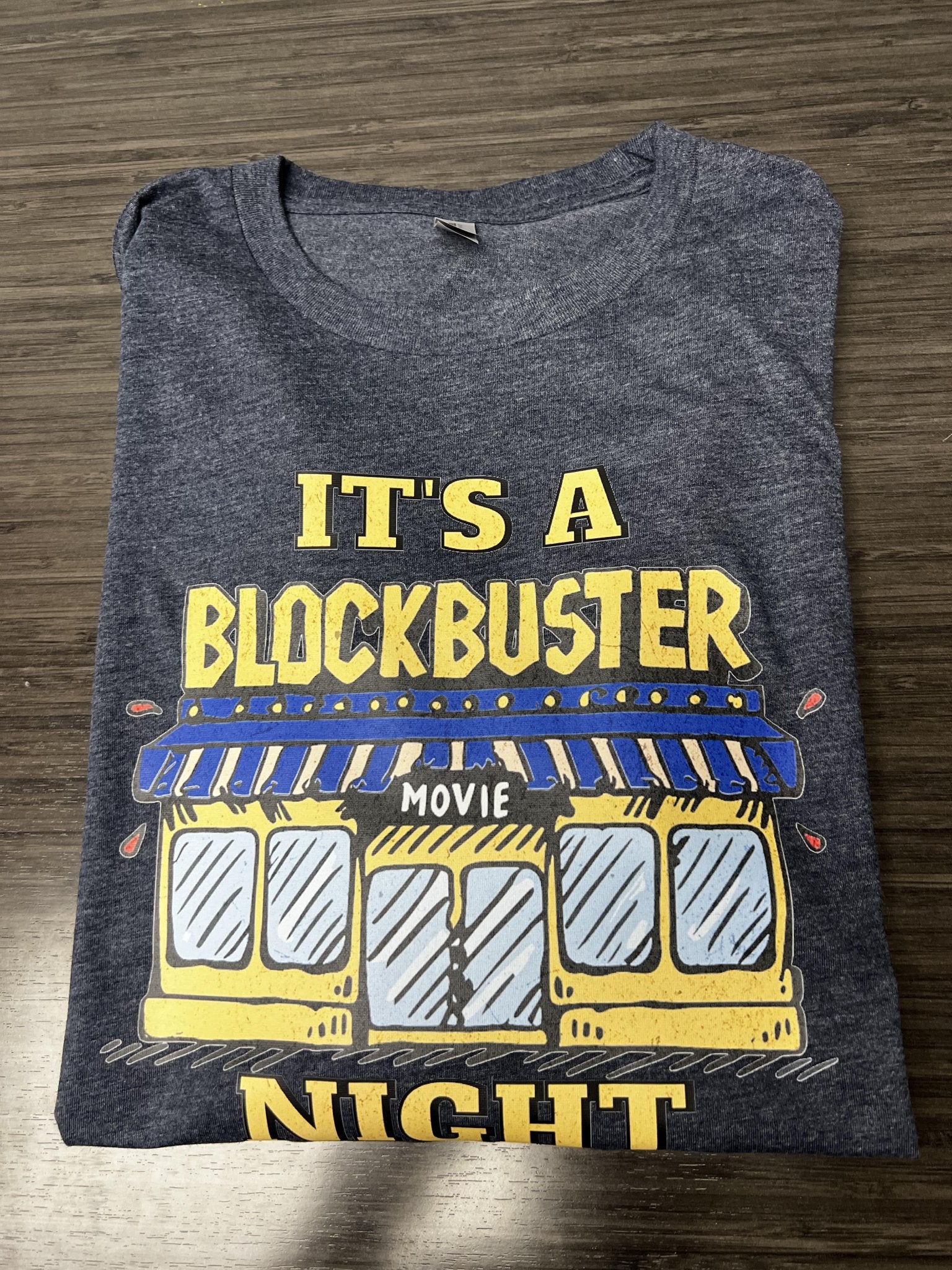 Retro BLOCKBUSTER T-Shirt – Nostalgic Movie Magic for Movie Buffs! -